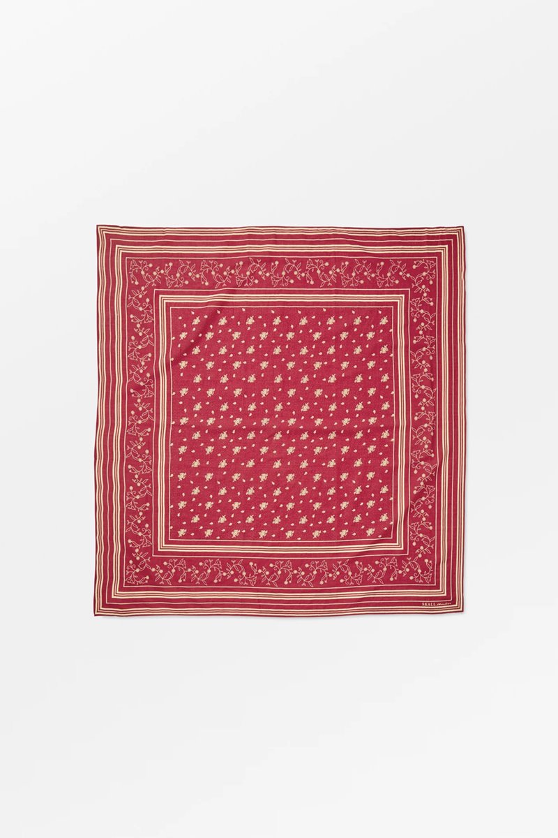 Skall Studio classic scarf  red side