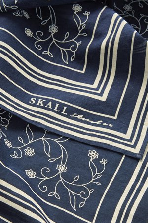 Skall Studio classic small scarf navy back