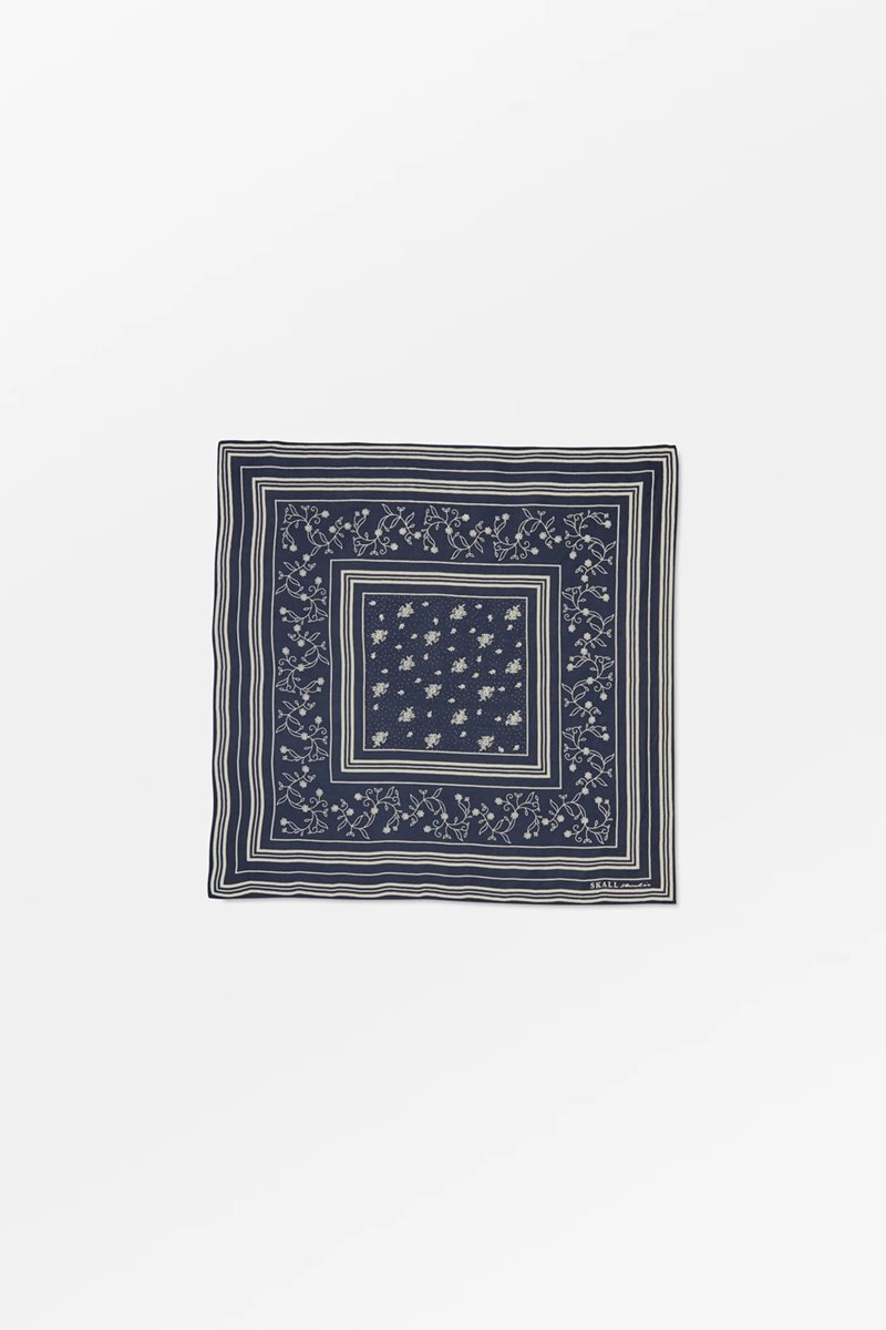 Skall Studio classic small scarf navy side
