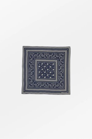 Skall Studio classic small scarf navy side