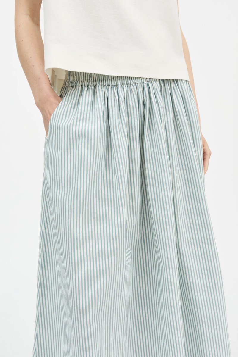 Skall Studio dagny skirt  white aqua stripe detail