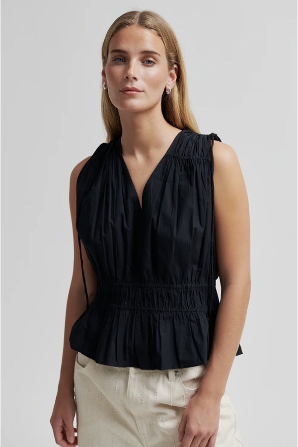 Second Female Carpi Top Black