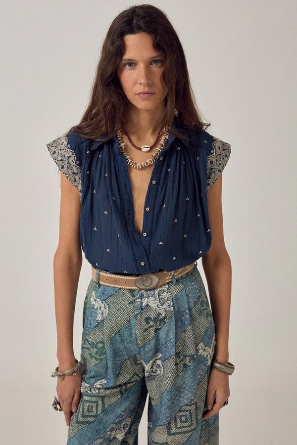 Maison Hotel Karina Blouse