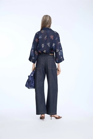 Munthe  nilsa top navy side