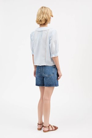 Skall Studio magnolia blouse light blue detail
