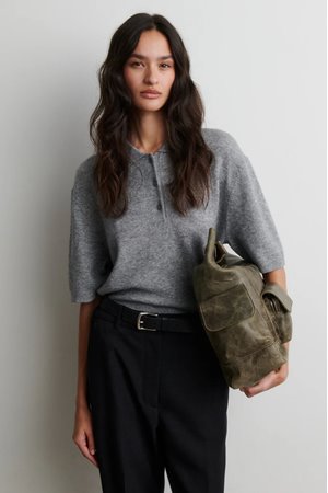 Second Female longo knit side