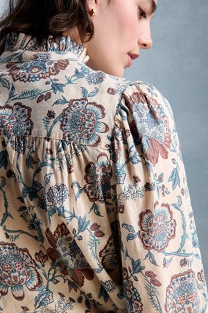Petite Mendigote tabatha blouse ecru floral side