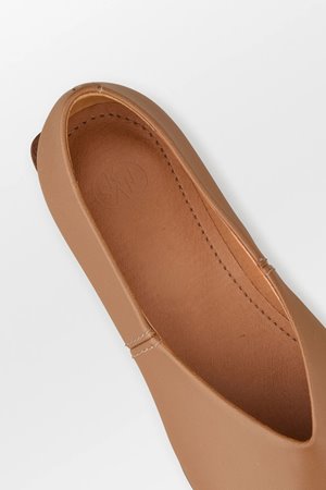 Skall Studio square loafer cognac  side