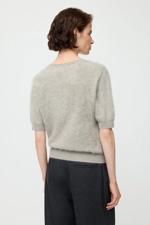Soft Goat brushed v neck t shirt  side
