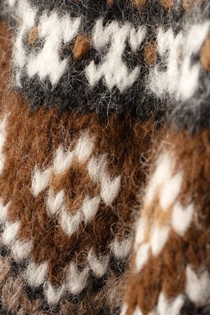 Xirena  vail cardigan creme caramel detail