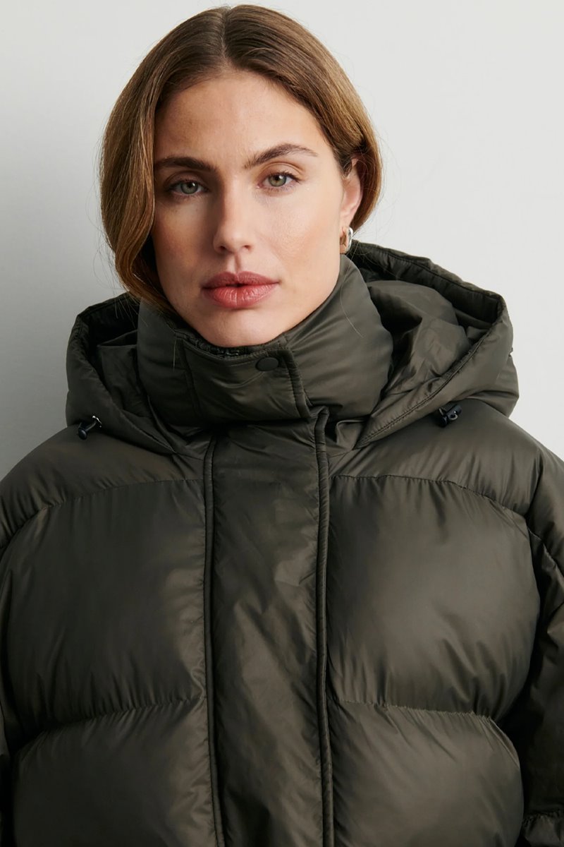 Second Female riya rib puffer jacket side
