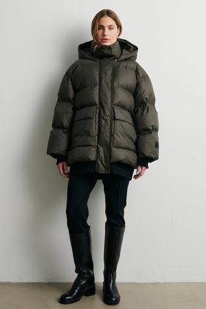 Second Female riya rib puffer jacket detail
