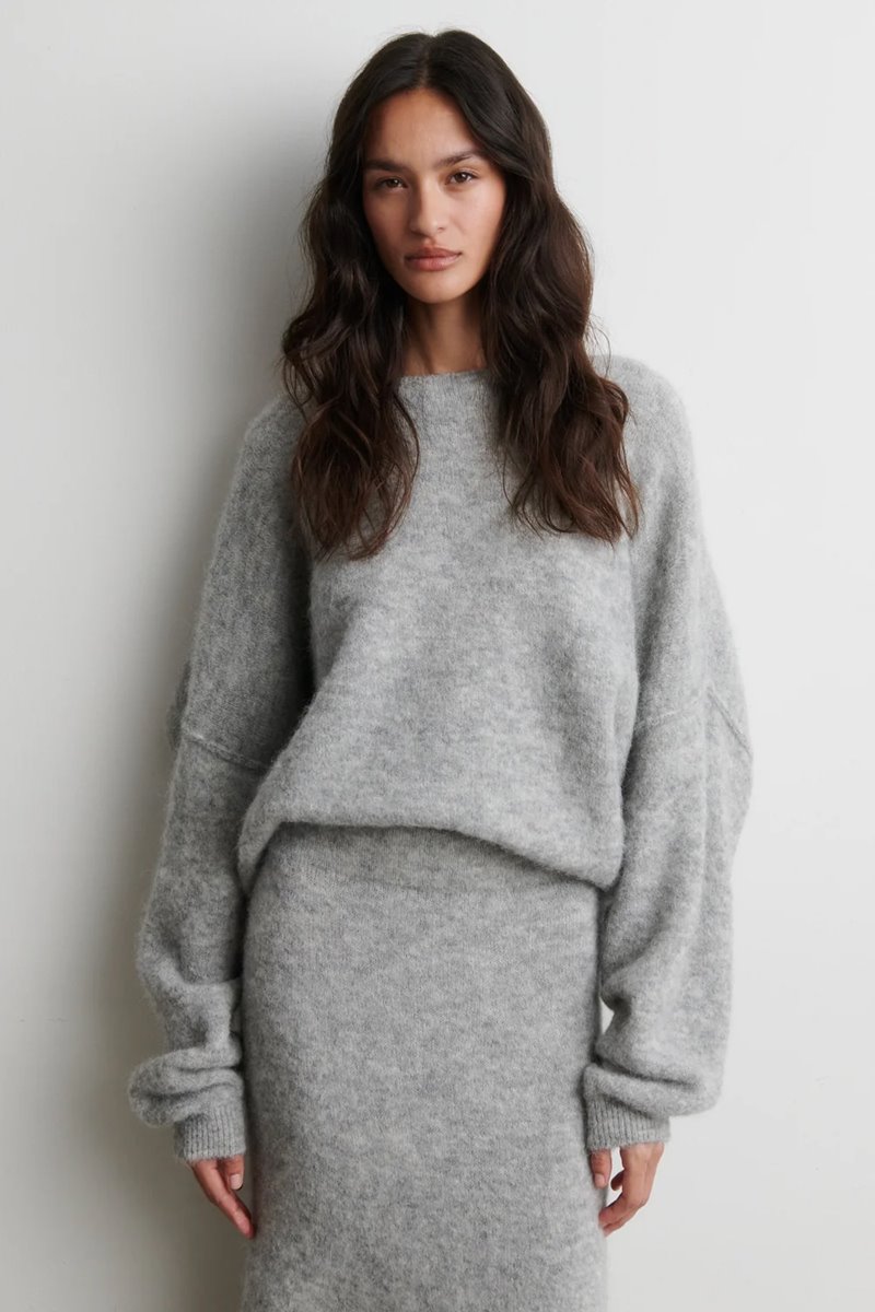 Second Female pollenza knit side