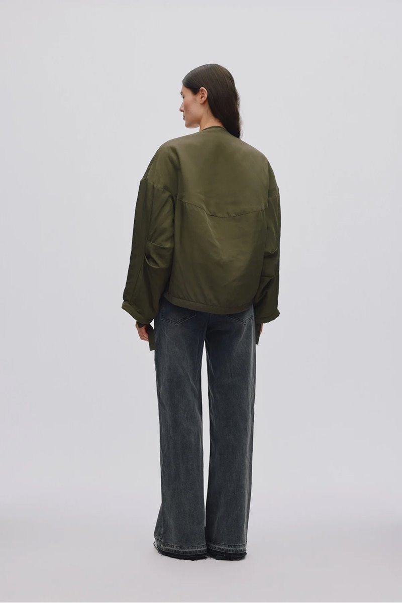 Rabens Saloner glod arched jacket army green side