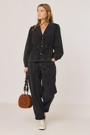 Indi & Cold  washed cotton jacket side
