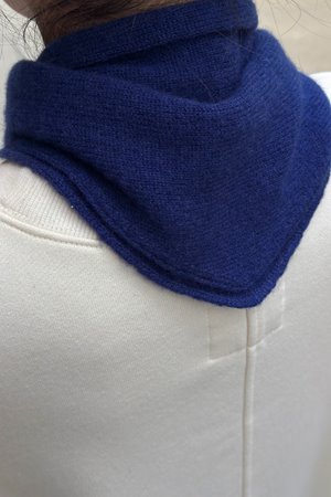 Le Bon Shoppe cashmere bandana navy side