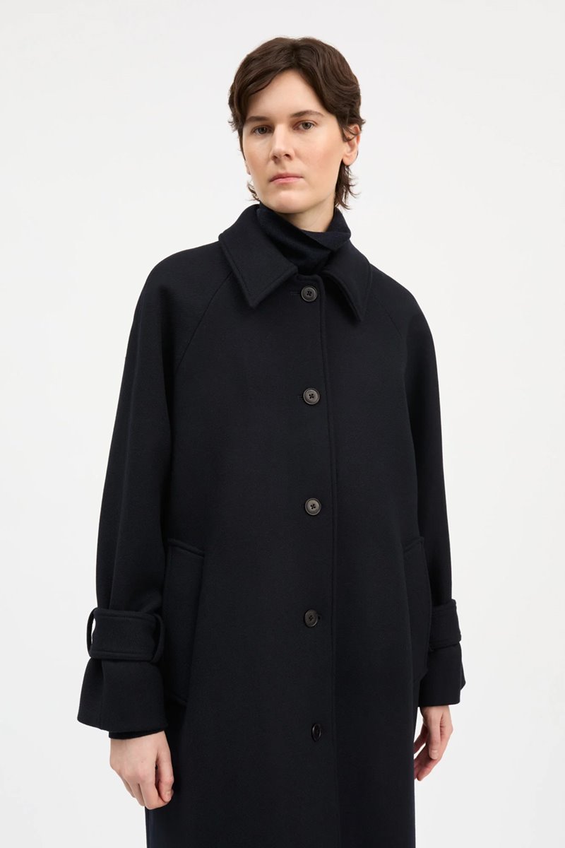 Skall Studio macy coat navy detail