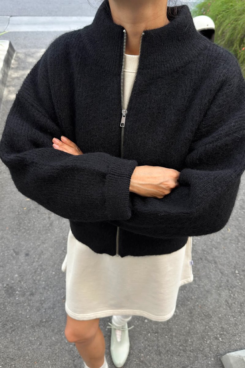 Le Bon Shoppe alpaca zip front knit black