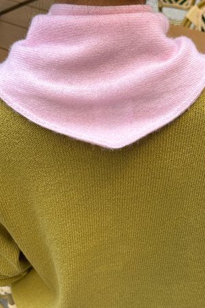 Le Bon Shoppe cashmere bandana  baby pink back