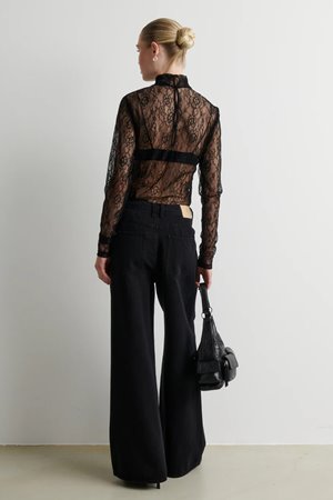 Second Female luria lace top black side