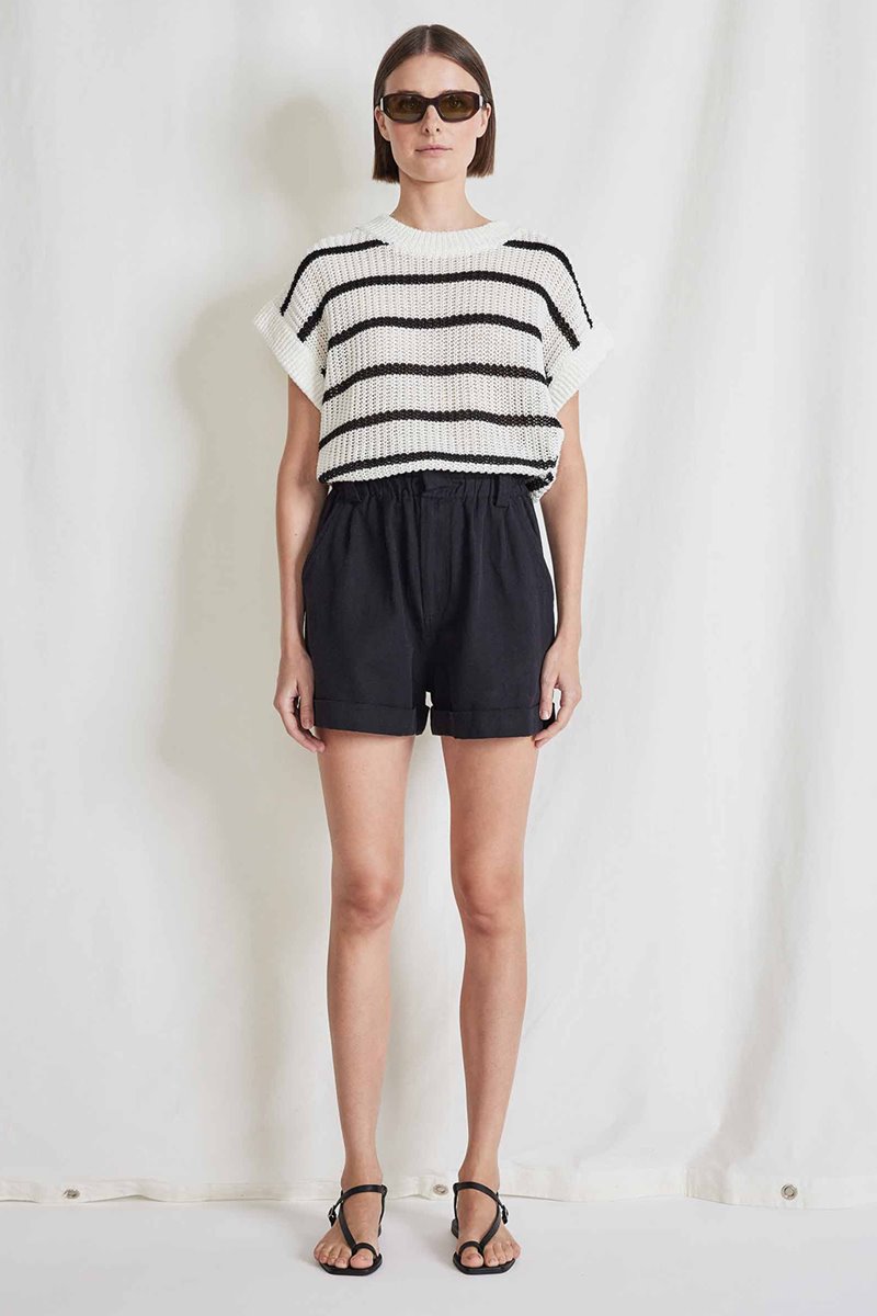 Apiece Apart son vida short 