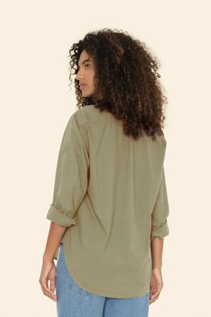 Xirena  beau shirt dark seagrass detail Xirena  beau shirt dark seagrass detail