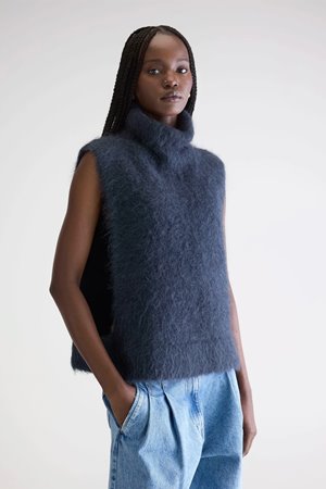 Bellerose daren knitted vest navy side Bellerose daren knitted vest navy side