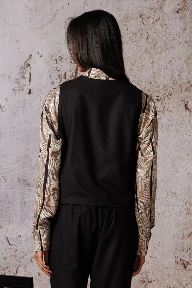Diega gamao waistcoat - black detail