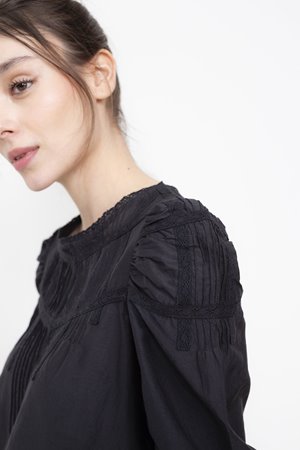 Kj's Laundry sabina top - black side